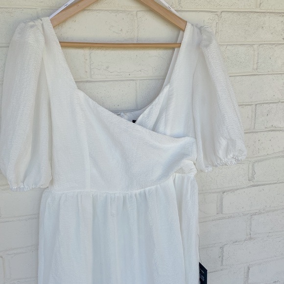 NWT Lulu's Little Bit In Love White Surplice Puff Sleeve Mini Dress L - Picture 3 of 9